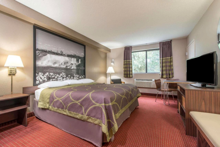 Bedroom 3, Super 8 by Wyndham Niagara Falls ON, Niagara