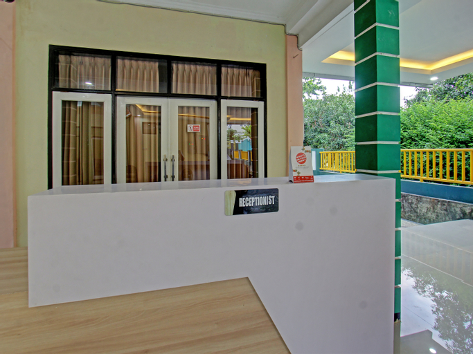 Public Area 3, OYO 92001 Unram Guest House, Lombok