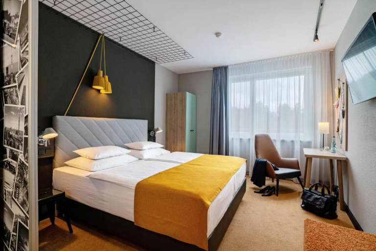 Bedroom 3, Premier Inn München Messe, München
