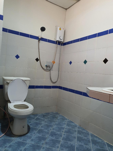 Bedroom 3, White orchid hotel and homestay @ Bua yai, Bua Yai