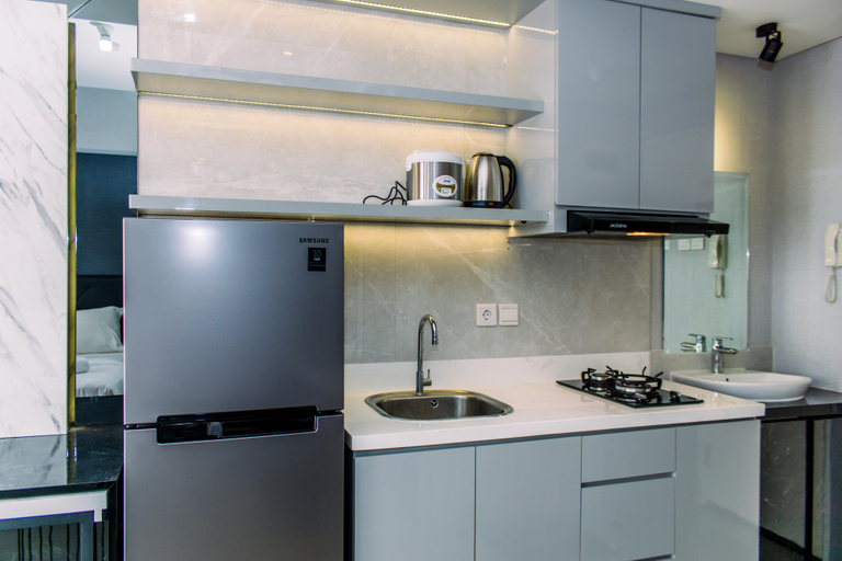Others 4, Comfy and Warm Studio Room at Silk Town Apartment By Travelio, Tangerang