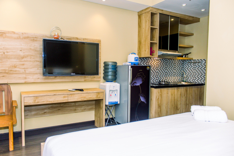 Bedroom 2, Nice and Elegant Studio at Atria Residences Gading Serpong Apartment By Travelio, Tangerang