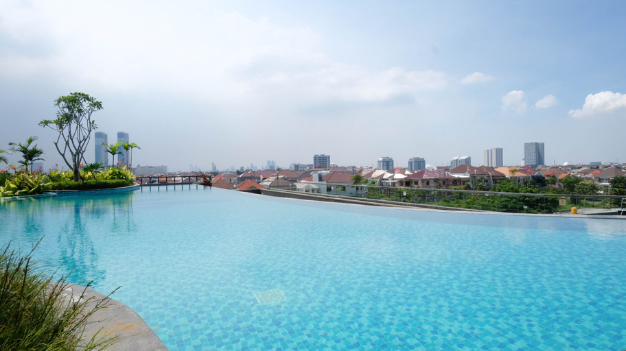 Sport & Beauty 2, Best Choice and Nice Studio Apartment at Grand Dharmahusada Lagoon By Travelio, Surabaya