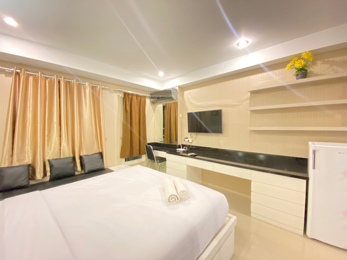 Others, Beautiful Studio Room at Galeri Ciumbuleuit 2 Apartment with City View By Travelio, Bandung