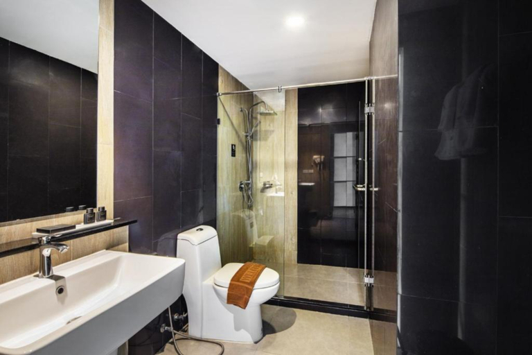 Bathroom 5, Narra Hotel, Lak Si
