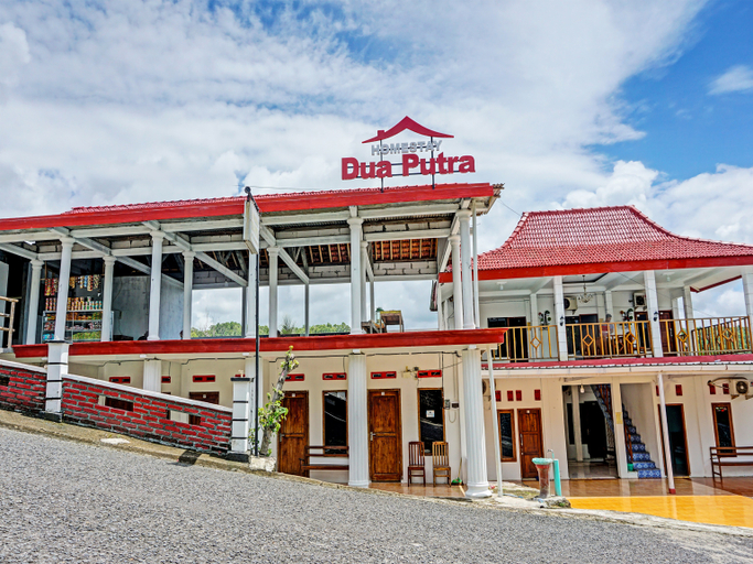 Exterior & Views 2, OYO 92021 Dua Putra Homestay Klayar, Pacitan
