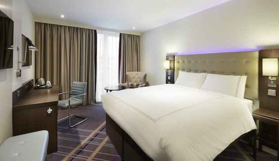 Bedroom 4, Premier Inn Koeln City Sued, Köln