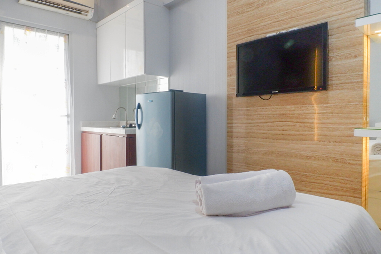 Bedroom 3, Relaxing & Stylish Studio Apartment at Gunawangsa Tidar By Travelio, Surabaya