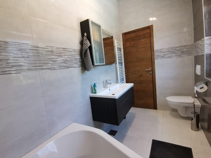Bathroom 4, Villa Oliva, Umag