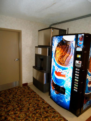 Food & Drinks 5, Super 8 by Wyndham Niagara Falls ON, Niagara