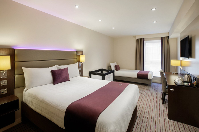 Bedroom 2, Premier Inn Southampton West, Hampshire