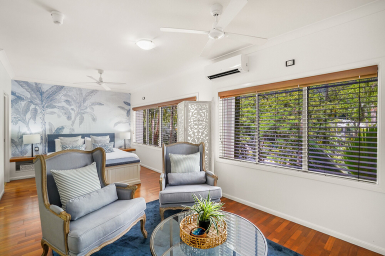 Bedroom 3, Belle Escapes - Oceanview Suite Alamanda Beachfront Resort "88", Cairns