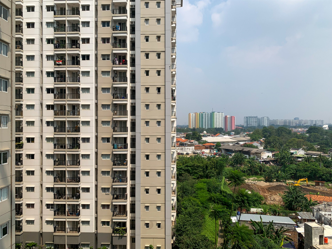 Exterior & Views, Modern and Comfy Studio Signature Park Grande Apartment By Travelio, Jakarta Selatan
