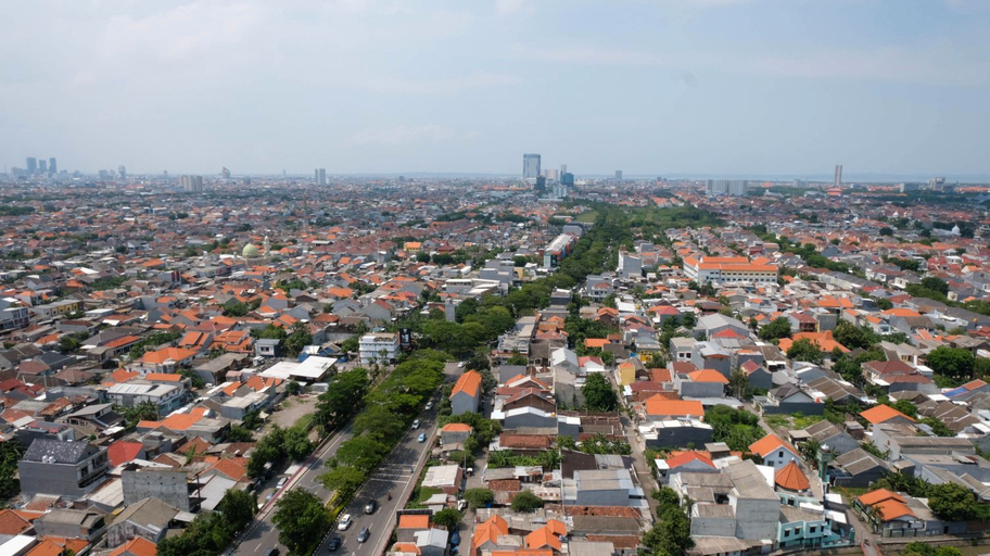 Exterior & Views 3, Cozy Stay Studio at 25th Floor Bale Hinggil Apartment By Travelio, Surabaya