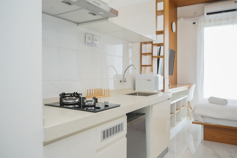 Others 4, Comfy Studio at Sky House BSD Apartment By Travelio, Tangerang Selatan