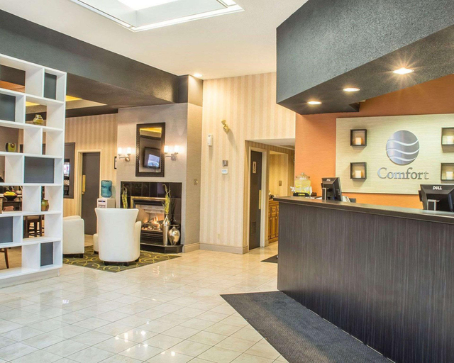 Public Area 2, Comfort Hotel & Suites, Peterborough
