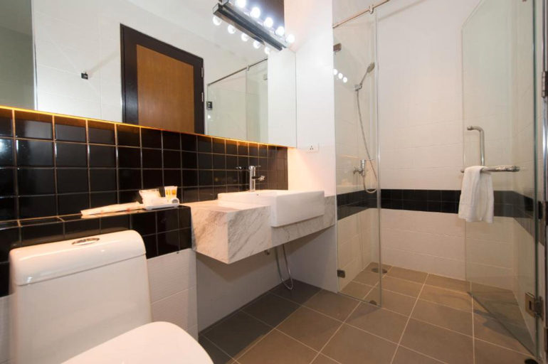 Bathroom 4