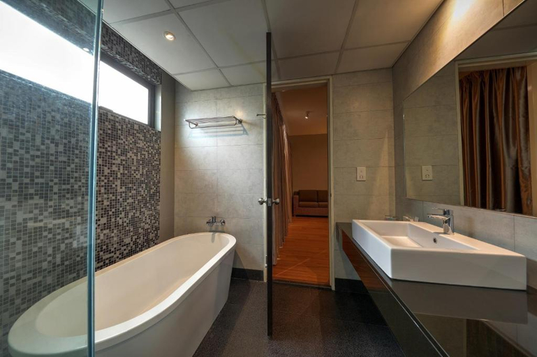 Bathroom 5, Acappella Suite Hotel, Shah Alam
