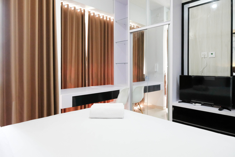 Bedroom 2, Relaxing Studio with Suramadu Bridge View at Taman Melati Surabaya Apartment By Travelio, Surabaya