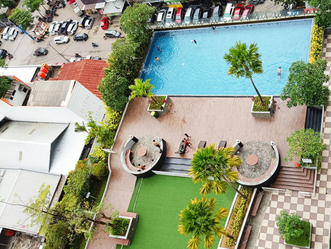 Exterior & Views 2, Good Deal and Comfy 1BR Vida View Apartment By Travelio, Makassar