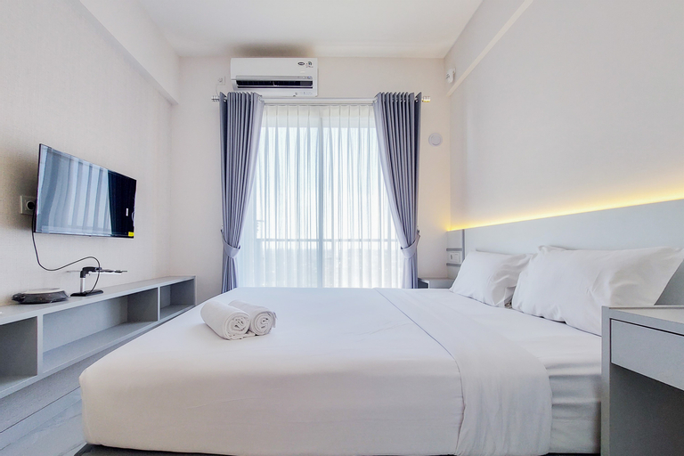 Cozy Studio at 17th Floor Sky House BSD Apartment near Mall By Travelio, South Tangerang
