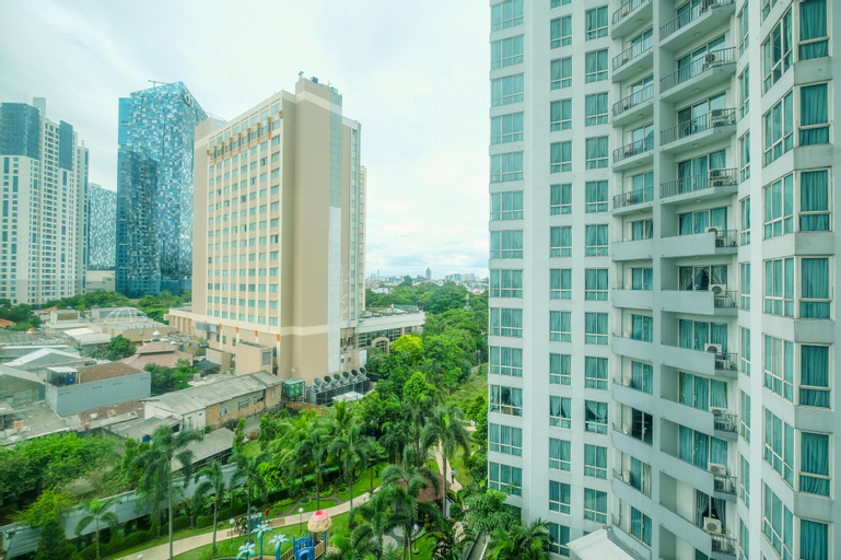 Exterior & Views 5, Comfortable and Spacious 3BR Puri Casablanca Apartment By Travelio, South Jakarta