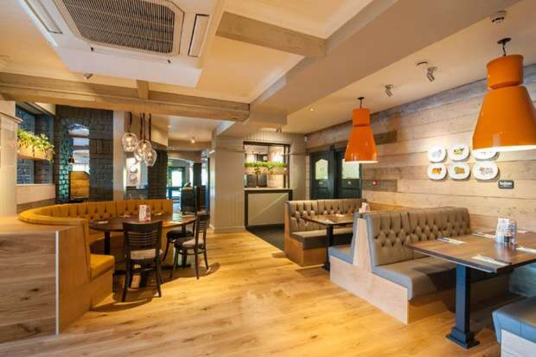 Food & Drinks 2, Premier Inn Solihull South - M42, Solihull