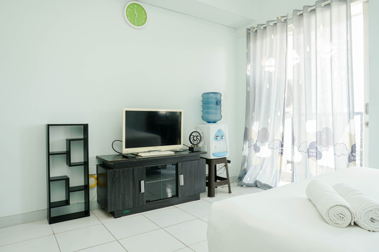 Bedroom 2, Comfortable Studio Apartment Ayodhya Residence Tangerang By Travelio, Tangerang