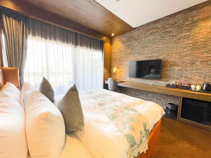 Bedroom 2, Premier Suite King Bed with Bathtub by Habitat, Phnom Penh