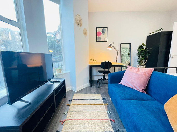 Others 4, Hawkwood Serviced Apartments, London