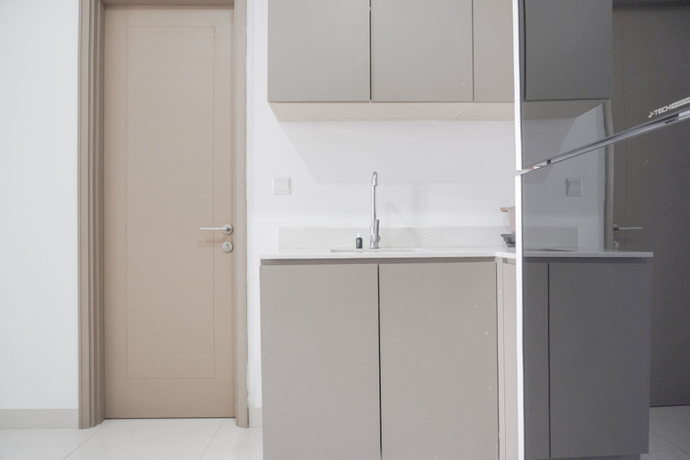 Others 2, Exclusive Studio at Gold Coast Apartment By Travelio, North Jakarta