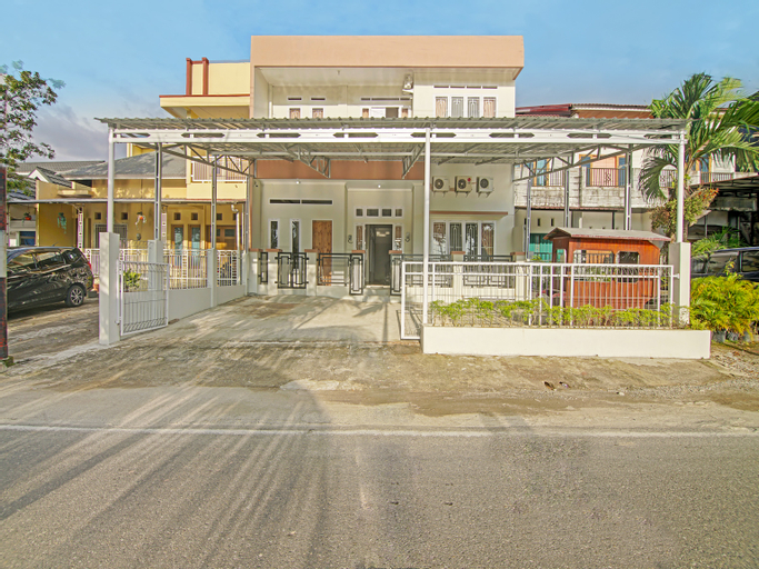 Exterior & Views 2, OYO 91991 Ananta Homestay Syariah, Padang