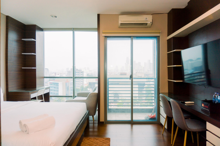 Homey and Minimalist Studio Room at GP Plaza Apartment By Travelio, Central Jakarta