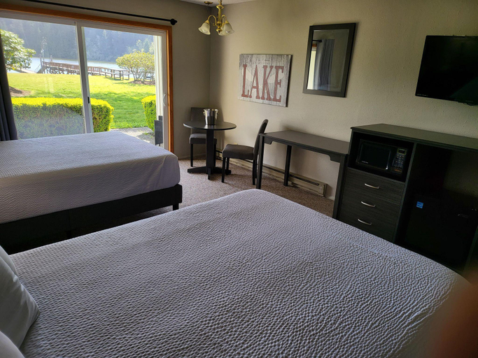 Bedroom, Lakeshore Lodge, Coos