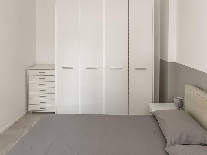 Others 5, BNB Capital Milano Moscova - White, Milano