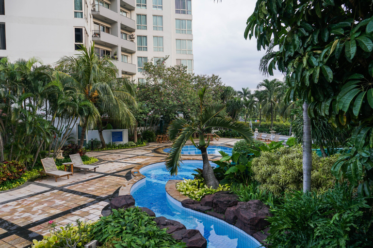 Exterior & Views 2, Comfortable and Spacious 3BR Puri Casablanca Apartment By Travelio, South Jakarta