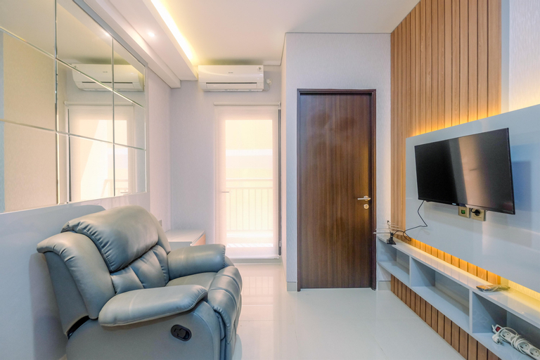 Fully Furnished with Cozy Design 2BR Apartment Transpark Cibubur By Travelio, Depok