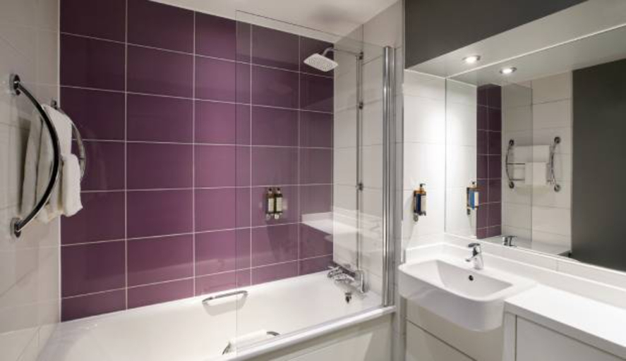 Bathroom 3, Premier Inn St Davids, Pembrokeshire