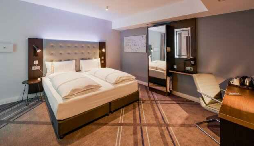 Bedroom 4, Premier Inn Stuttgart City Europaviertel, Stuttgart