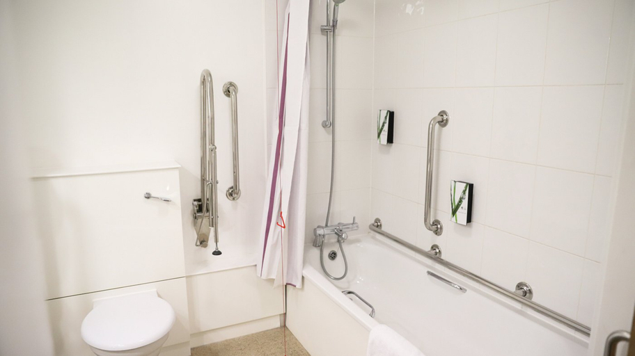 Bathroom 5, Premier Inn Hemel Hempstead West, Hertfordshire