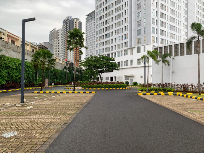 Exterior & Views 3, Spacious and Nice 3BR Apartment at M-Town Residence By Travelio, Tangerang