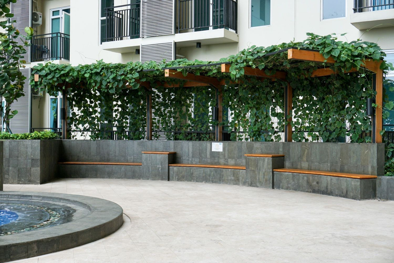 Exterior & Views 2, Cozy Puri Orchard Studio Apartment (No Kitchen) By Travelio, West Jakarta