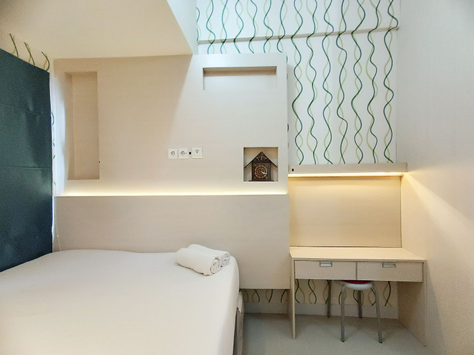 Bedroom 3, Good Deal and Comfy 1BR Vida View Apartment By Travelio, Makassar