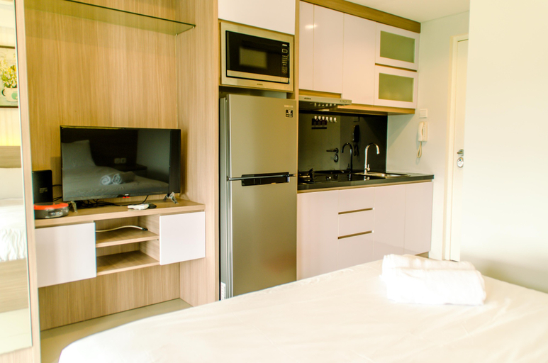 Others 2, Modern and Comfy Studio at Silk Town Apartment By Travelio, Tangerang