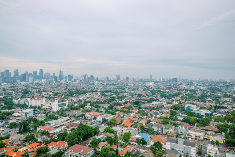 Exterior & Views 5, Cozy Living and Spacious Studio at 28th Floor Kemang Village Apartment By Travelio, South Jakarta