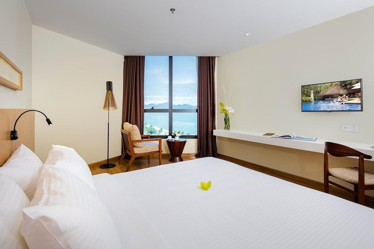 Bedroom 3, Full-facility Beachfront Apartment, Nha Trang