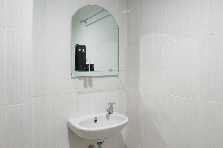 Bedroom 2, Scenic Modern Studio Apartment at Gunawangsa Tidar By Travelio, Surabaya