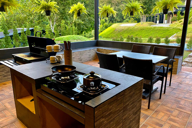 Food & Drinks 4, Mae Ram Residence at 98, Mae Rim