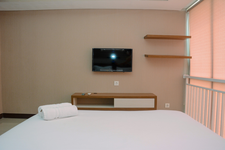 Bedroom 3, Comfy 1BR Apartment at H Residence By Travelio, East Jakarta