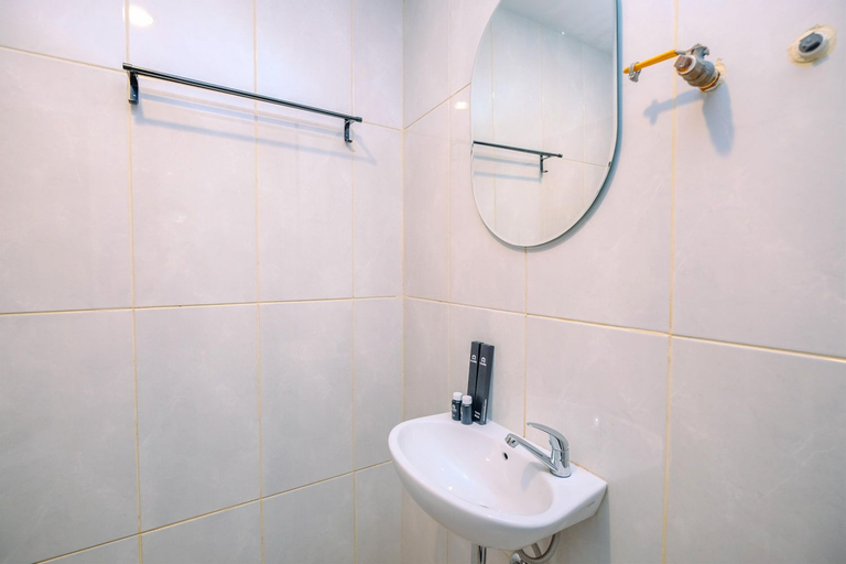 Bedroom 3, Best Deal 1BR at Grand Kamala Lagoon Apartment By Travelio, Bekasi